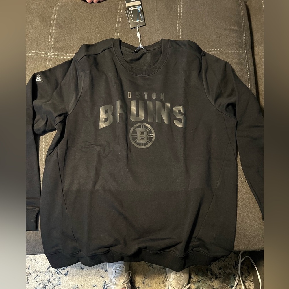 Woman’s Fanatics Bruins Sweatshirt